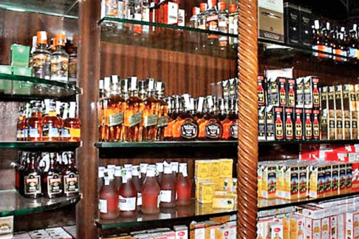 होली पर एक दिन में 27 करोड़ की शराब गटक गए बनारसी, गांवों में ‘देसी’ की डिमांड ज्यादा