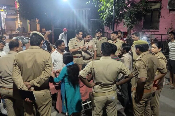 वाराणसी में किशोर की बेरहमी से पीट-पीटकर हत्या, घाट पर माला-फूल बेचने को लेकर विवाद, परिजनों का हंगामा