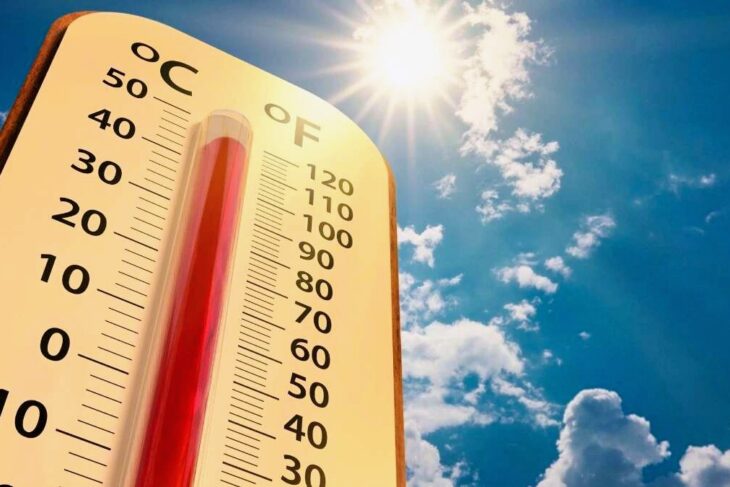 वाराणसी में लू के थपेड़ों ने बढ़ाई बेचैनी, तापमान 42° के पार, अगले 48 घंटे हीटवेव का अलर्ट