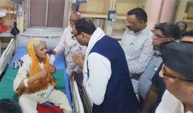 deputy-cm-inspected-varanasi-hospital-slams-officials